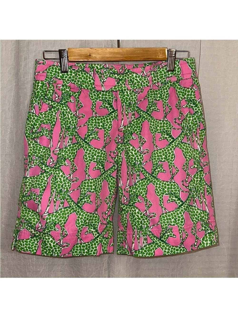 Lilly Pulitzer 0 9.5” Everglade Pink Green Giraffe 💯 Cotton Bermuda Shorts